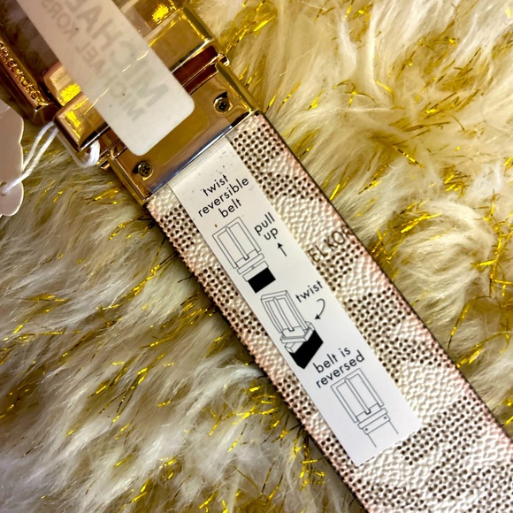 Michael Kors reversible belt, tan one sauce, cream other side NWT - Picture 7 of 9